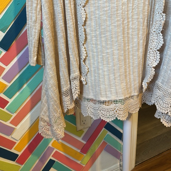 Cardigan - Picture 3 of 4